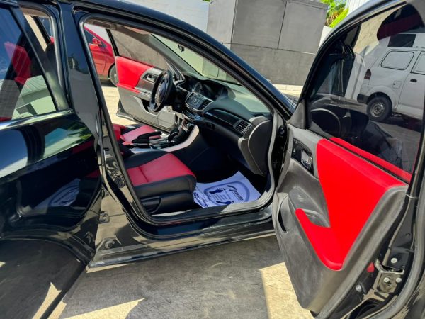 Honda Accord 2018 - Image 8